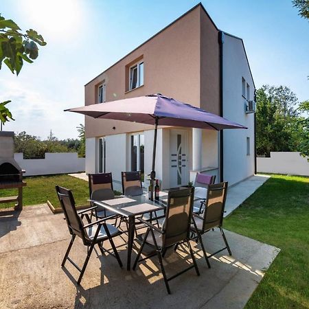 Villa Kuca Za Odmor Natali Nin Exterior foto