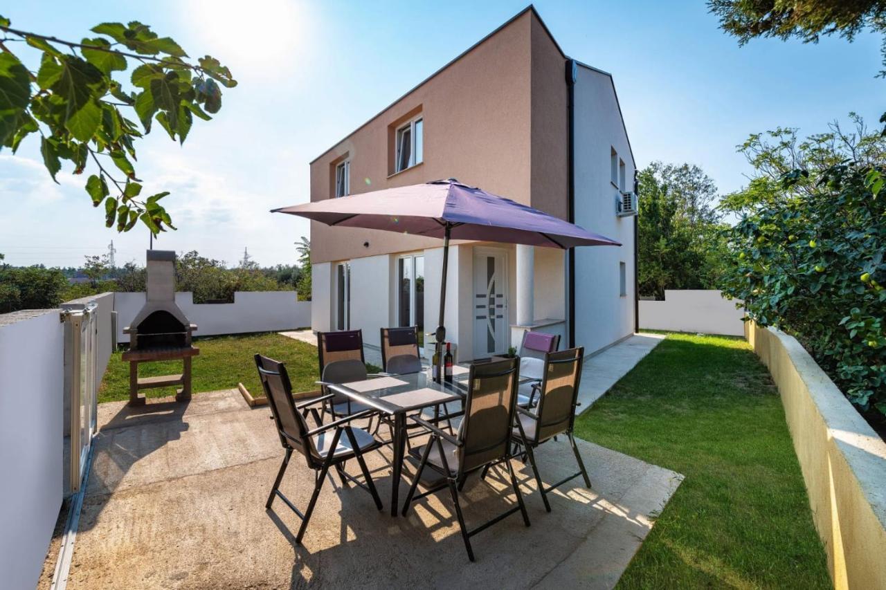 Villa Kuca Za Odmor Natali Nin Exterior foto